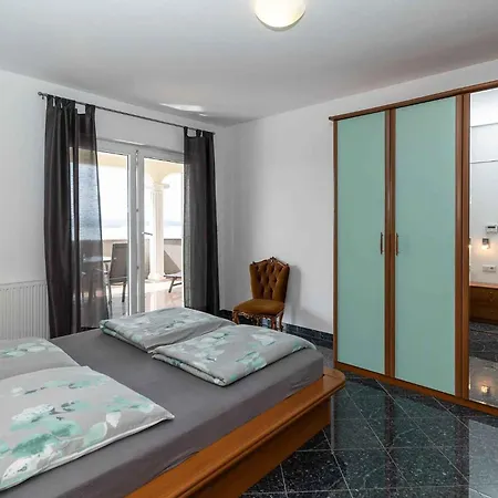 In 5516 * Crikvenica