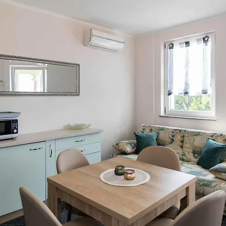 Apartament In 5516 Crikvenica